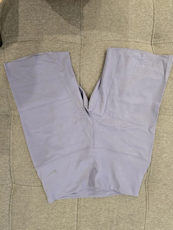 Nike Women’s Zenvy  High-Rise Light Lavender Bike Shorts - Picture 2 of 5